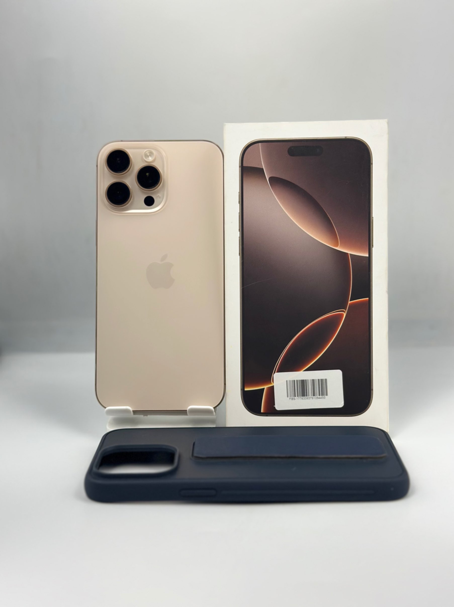 أبل آيفون ١٦ برو ماكس السعة 256 GB, اللون تيتانيوم الصحراء - Like New