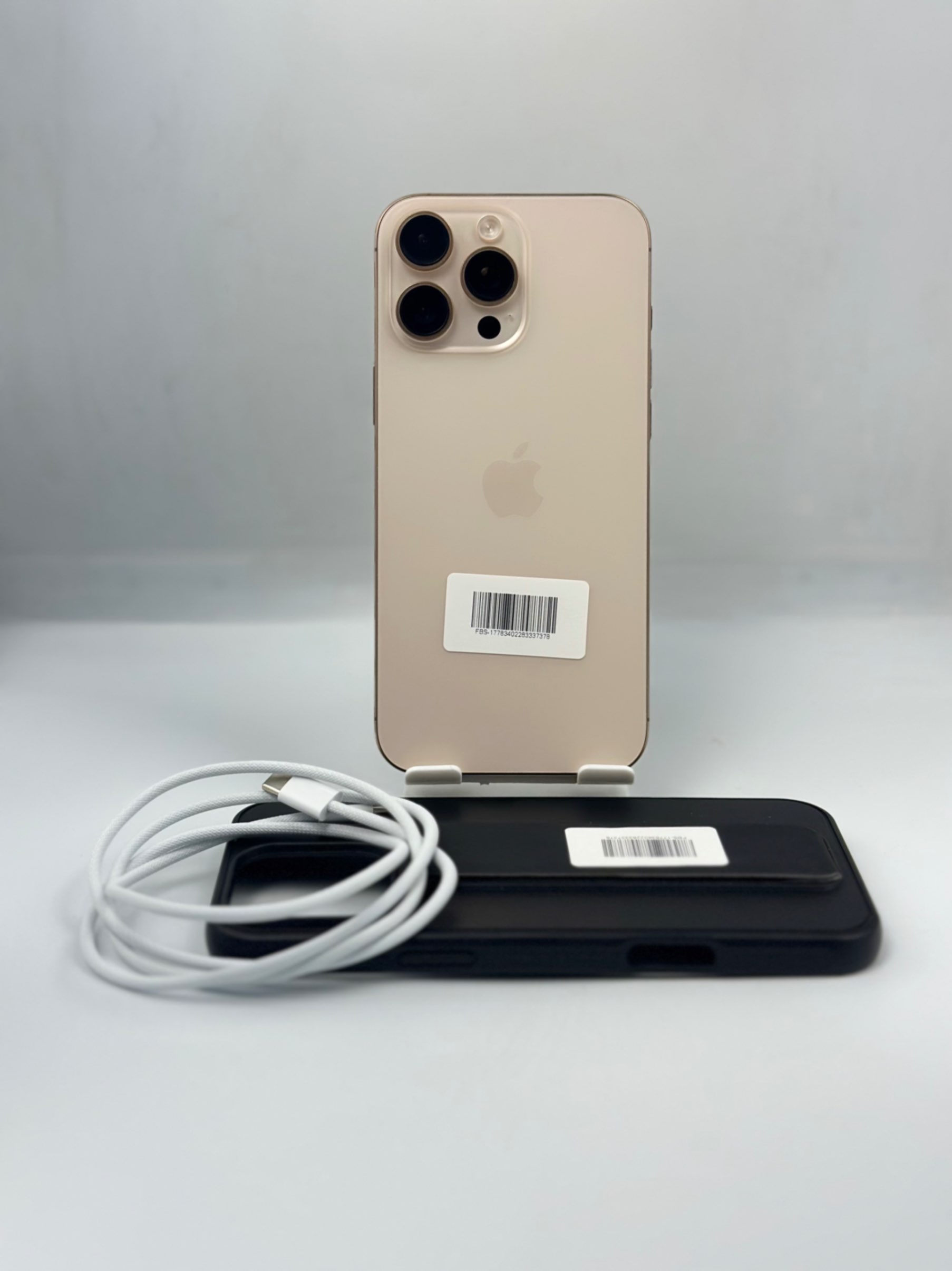 أبل آيفون ١٦ برو ماكس السعة 256 GB, اللون تيتانيوم الصحراء - Like New